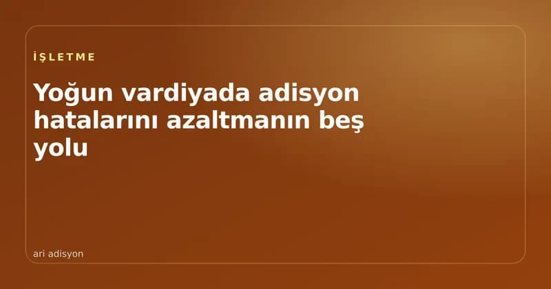 Yoğun serviste tablet ile sipariş alan garson